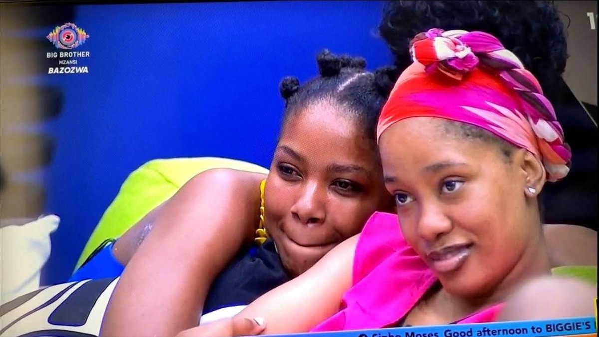 glitz__journal's tweet photo. New friendship in town...😅🥰

#bbmzansis6 https://t.co/IqwmRlqnMn