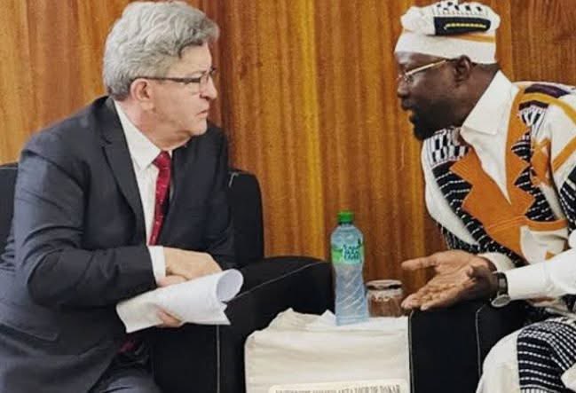 LyMadior's tweet photo. L'Antéchrist, non l'antivaleur, en marche au Sénégal. #Jamra Ong Islamique massacrée à l’Assemblée nationale. Qui aurait cru cette grosse anguille sous roche ? La vision de #Mélenchon s’épanouit sous l’ère Pastef. https://t.co/OGLTICE9ZK