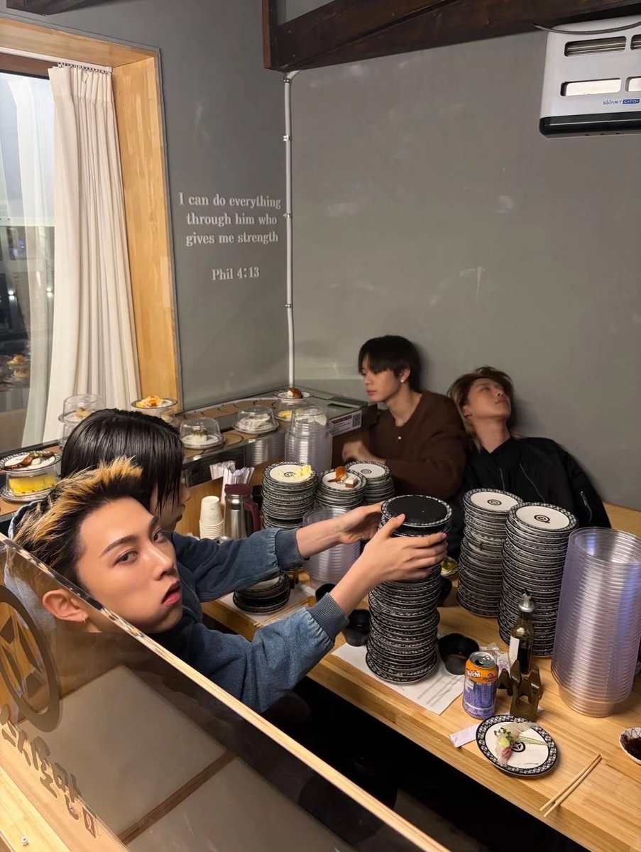 ผมรับหนังรับซีรี่ส์ เพราะลูกชายผมกินซูชิทีละ 155 จาน ไห่ตี้เหลามื้อละ 3 หมื่น ถ้าเรื่องไหนมีบทว่าง แนะนำด้วยนะครับ 😂 #JayPark #LNGSHOT #BoyfriendOnDemand