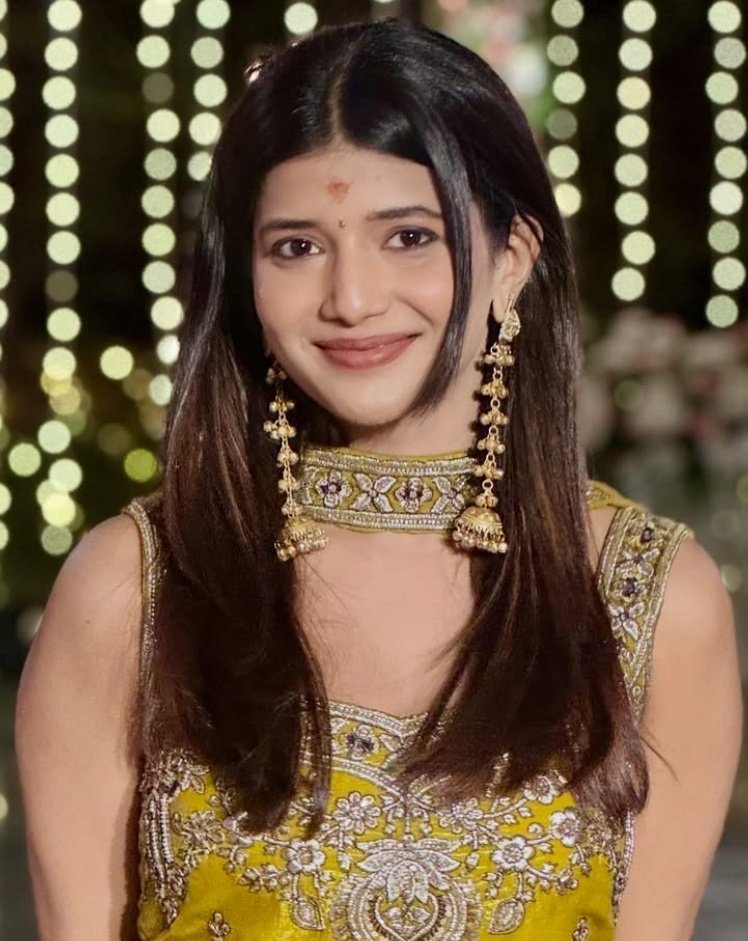 The Top 10 Hindi TV Actors that generated the most buzz Week 08,2026 are as follows :

1.#PriyankaChahar (Naagin 7) : 5.34%
2.#SamridhiiShukla (YRKKH) : 5.29%
3.#NamikPaul (Naagin 7) : 4.52%
4.#RupaliGanguly (Anupama) : 4.36%
5.#RohitPurohit (YRKKH) : 4.30%
6.#ParthSamthaan