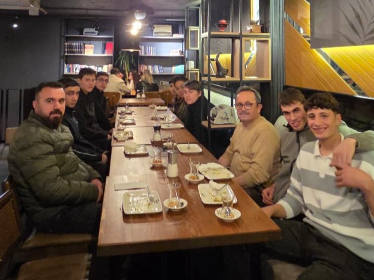 Tokat Merkez Mesleki ve Teknik Anadolu Lisesi olarak "Vakti Kuşanmak" projesi kapsamında okulumuz öğrencileri ile birlikte Ali Paşa Camisinde enderun usulü teravih namazımızı eda ettik.
tokateml.meb.k12.tr/icerikler/alip…
<a href="/tcmeb/">Millî Eğitim Bakanlığı</a> <a href="/tokatvaliligi/">Tokat Valiliği</a> <a href="/tokatmem/">Tokat İl Milli Eğitim Müdürlüğü</a> <a href="/Tokat_mte/">Tokat Mesleki ve Teknik Eğitim</a>