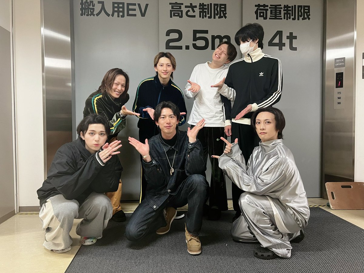 ミュージカル『刀剣乱舞』
〜静かなる夜半の寝ざめ〜

観劇させていただきました！
可愛い。刀剣男士って愛おしい。いいなぁ。。。

最近観劇に来た男士みんなデニムらしい