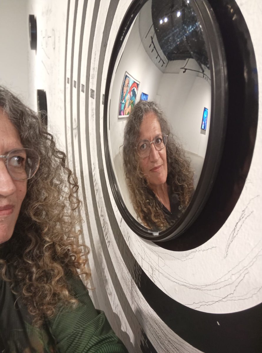 barbaralins's tweet photo. No Mesa para Dois desta terça, vamos entrevistar Deuszânia, famosa escritora de ficção científica brasileira. Sintonize 97.5 FM! https://t.co/SRQHsLP6I9
