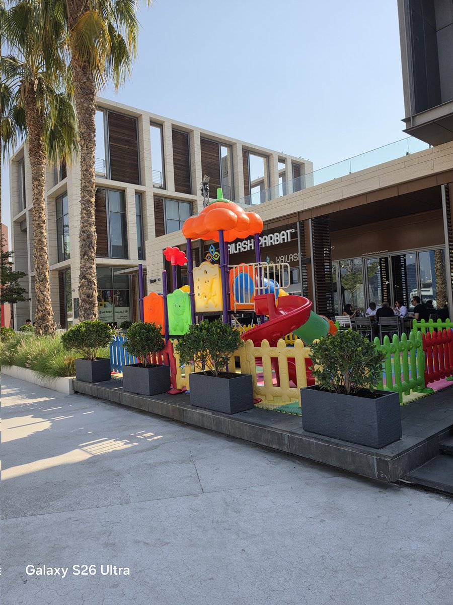 amritashya's tweet image. Here's a comparison of the S26 Ultra's 24MP camera versus the S25 Ultra's 12MP, including cropped images. Credit: @KaroulSahil 📸📱 #Cameras #Images #Technology #S26ultra #S25ultra