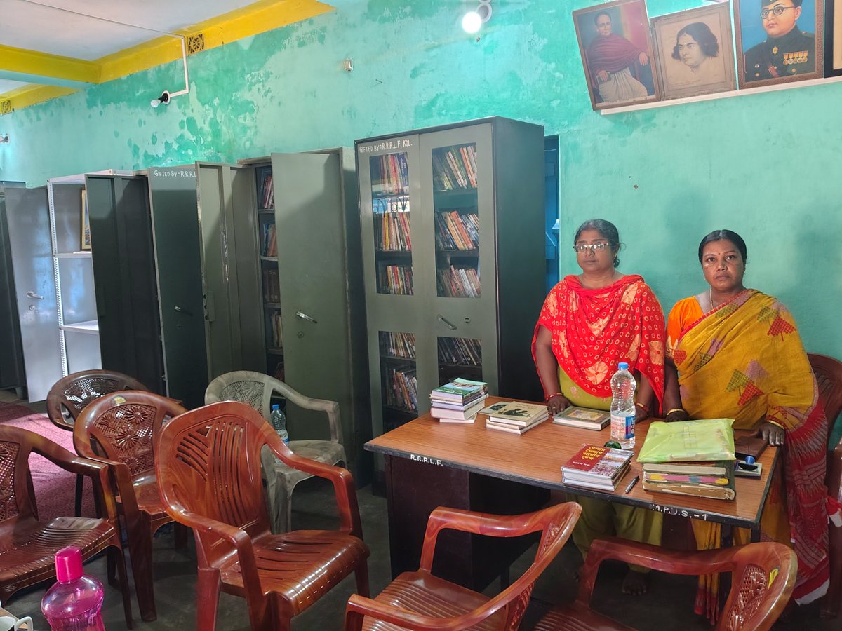 rrkumar1998's tweet photo. @rrkumar1998 Today visited Mirjapur Gobind Chandra Samiti Pathagar, Mirjapur, Raipur, Birbhum a beneficiary library of @RrrlfKolkata under library advocacy program & for ensuring quality library services. It holds 4,296 Books. @DrAPSingh_BHU
#BooksforAll
#LibrariesforAll https://t.co/UojRnEBstf