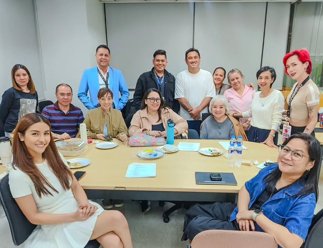 SanyaWarriors's tweet photo. Somethin's Cookin' ๐ณ
#TVWK #TeamKaye ๐ฌ
Repost @danriemyrtd
#SanyaLopez | @sanya_lopez
#FirstLadyOfPrimeTime https://t.co/JeBJcXCmsR