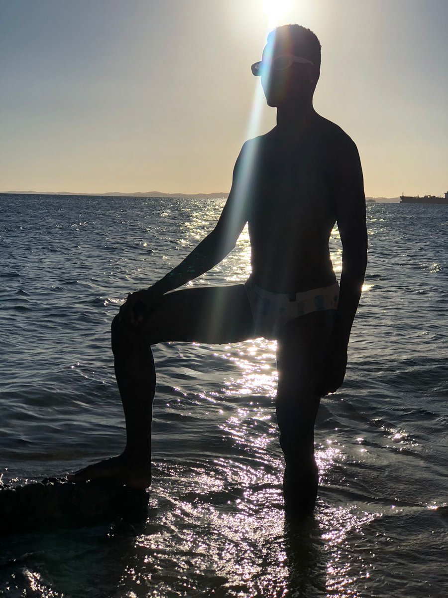 lekpretinho's tweet photo. A sombra de um mar azul! https://t.co/A8fz5l7hSG