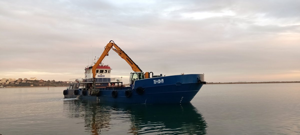 port_santander's tweet photo. ⛵️♻️🌊Finalizamos la campaña 2026 de #dragado en la #canal de navegación entre Punta Rabiosa y Somo, centrada en áreas de Pedreña y Punta Rabiosa
El contrato, adjudicado a #CIOMAR, está dotado con 1,67 M€ y contempla otras 3⃣ intervenciones hasta 2029
➡️https://t.co/YiuGOcAF7z https://t.co/OeduUIMCsx