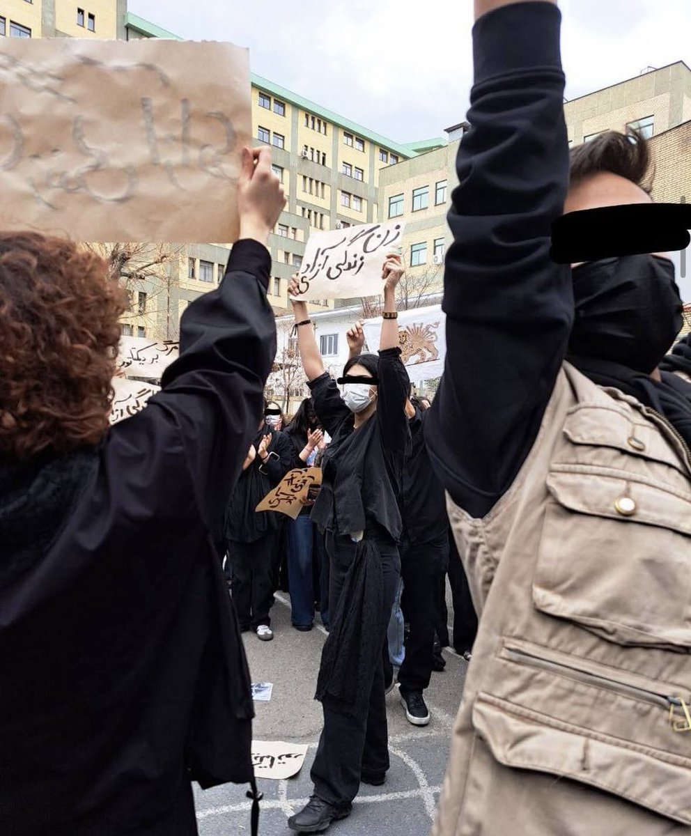 FreeIran.ch tweet media