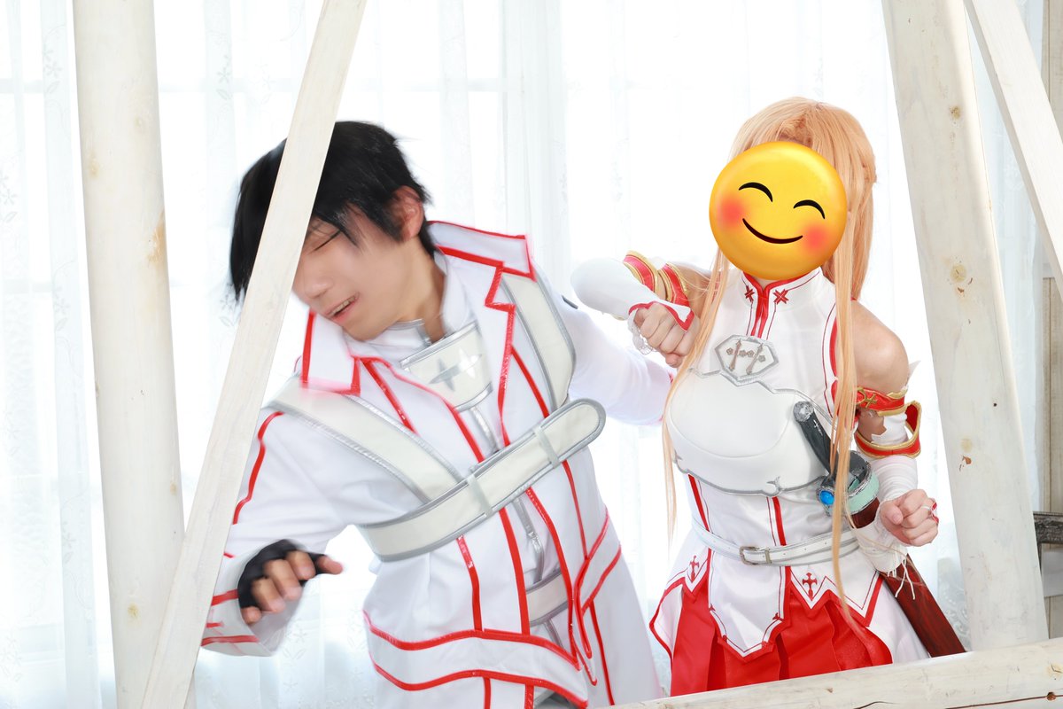 浮キリト発動して嫁より制裁受けてるキリトくん。