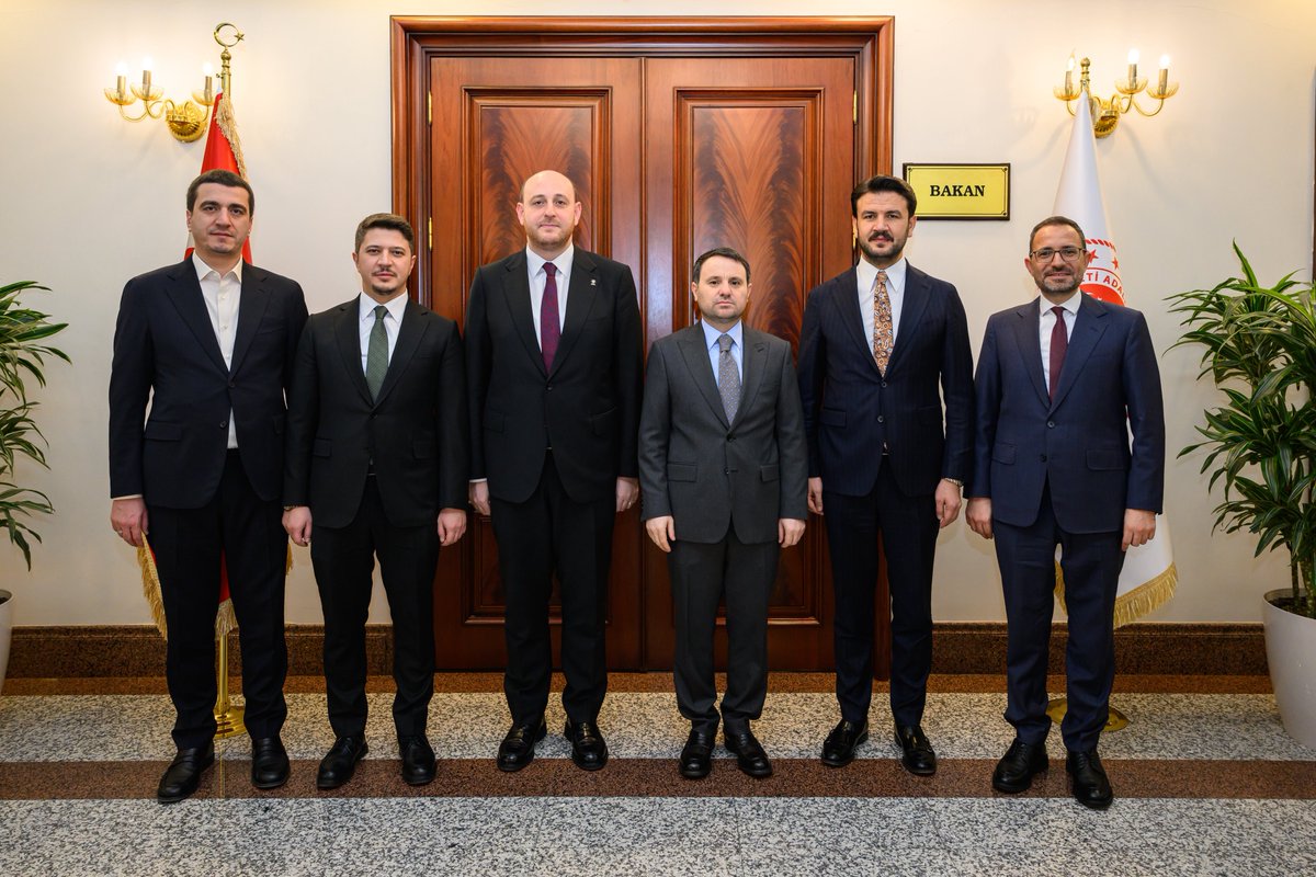 ozboyaciselman's tweet photo. Genel Başkan Yardımcımız Ahmet Büyükgümüş ile birlikte İçişleri Bakanımız @miamustafacftci ve Adalet Bakanımız @abakingurlek’e ziyarette bulunduk.

Kıymetli Bakanlarımıza görevlerinin hayırlı olmasını temenni ediyor, muvaffakiyetler diliyorum. https://t.co/mh8LKEGSpE
