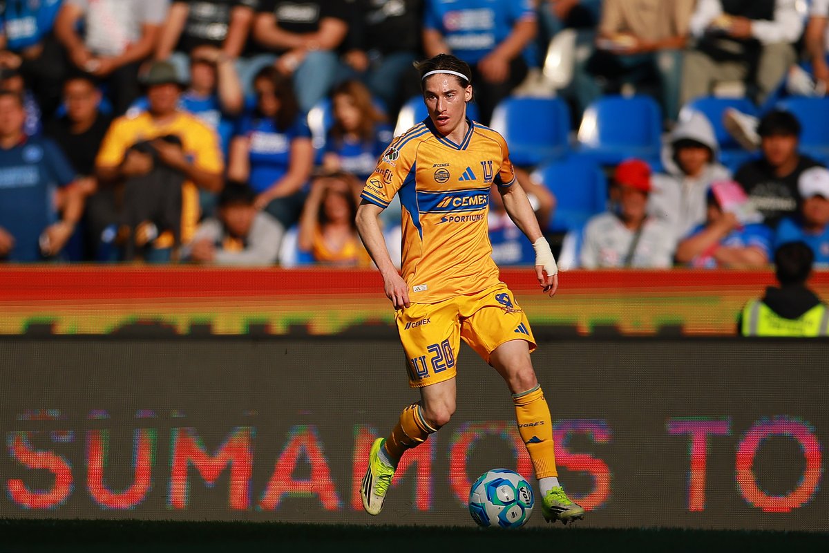 Guido Pizarro debe aprovechar el momento prime de Marcelo Flores. Su motivación por ir a la copa del mundo le puede beneficiar a Tigres. No desperdiciemos más el tiempo con Ozziel Herrera, un jugador que ya no dio, y no va a dar.