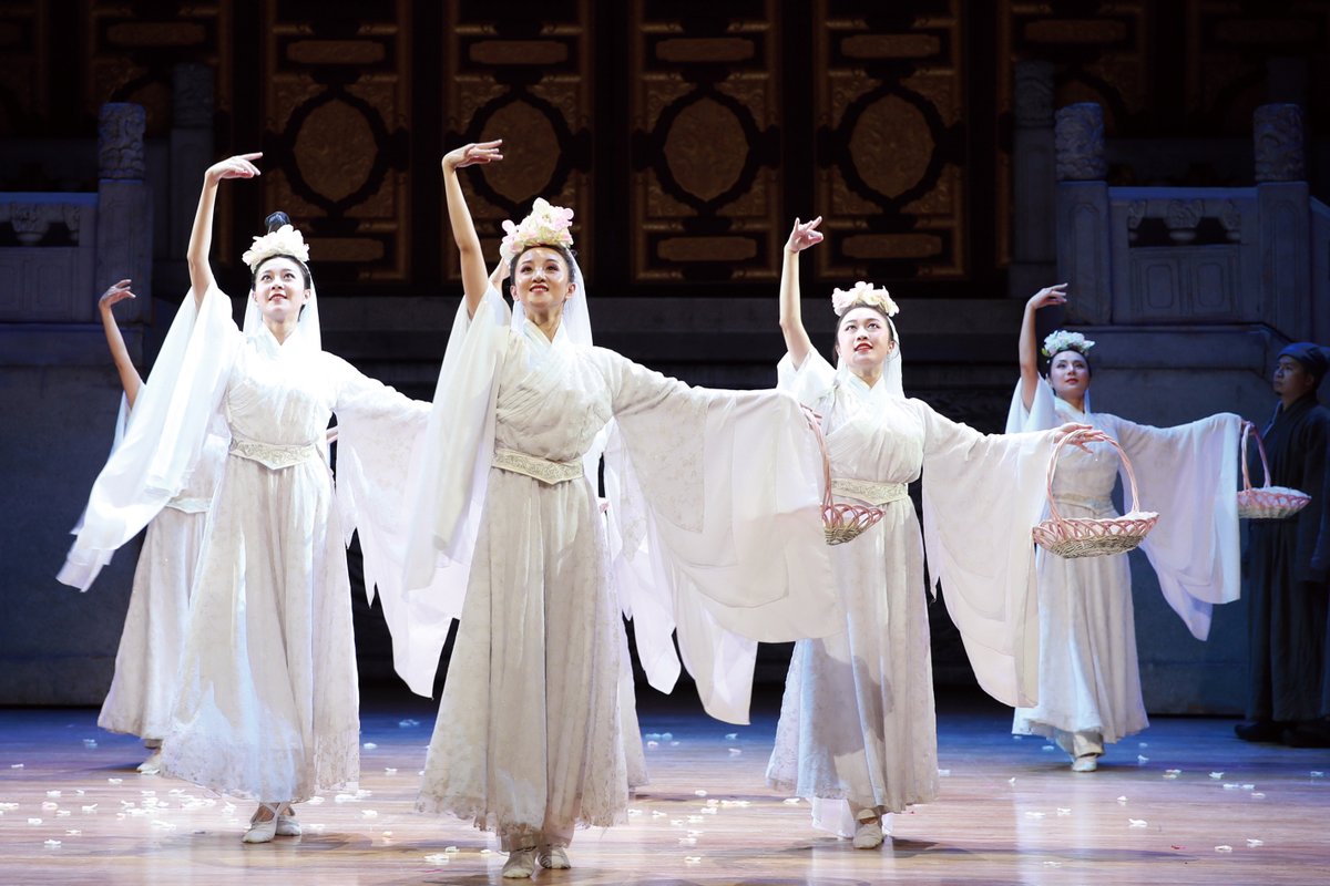 Dubai Opera tweet media