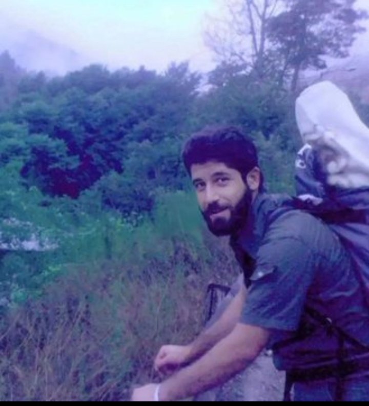 فرزندان ایران و جان فدای میهن
هر دو کسی رو نداشتن ولی یه ایران خانوادشونه
#علی_آزادفر 
#کیان_حسینی / #محمد_حسینی