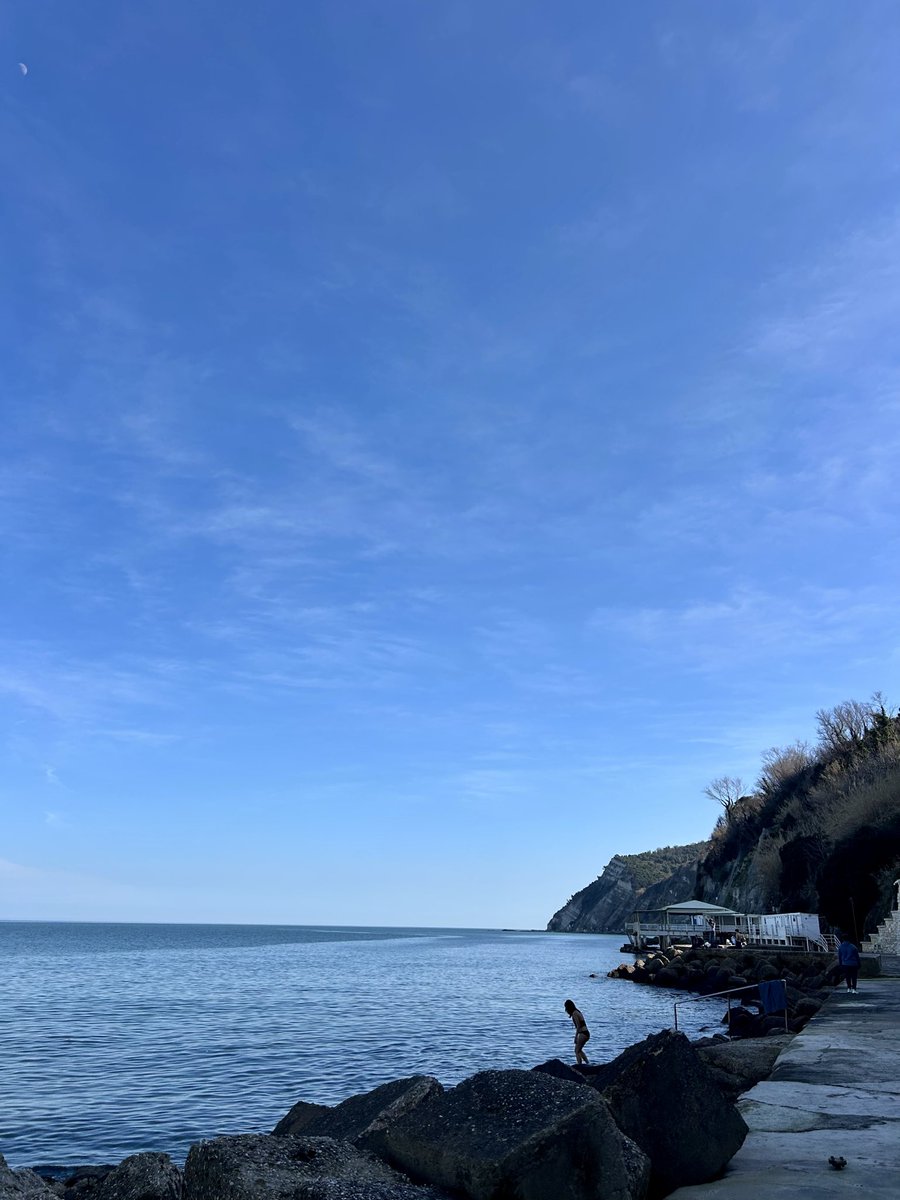 isotta_m's tweet photo. Ci sono giorni in cui il mare è una necessità https://t.co/yGamk8LXAj