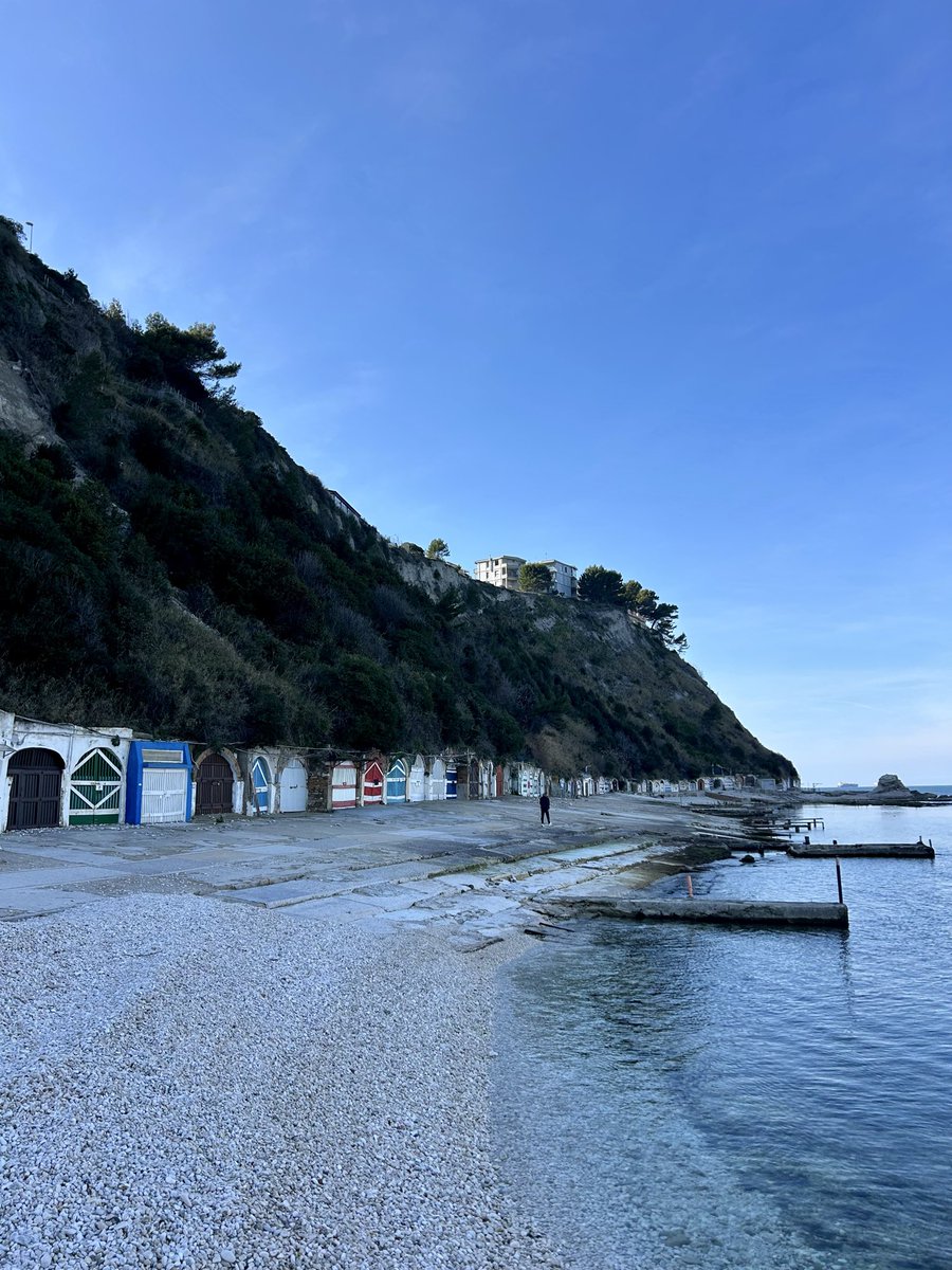 isotta_m's tweet photo. Ci sono giorni in cui il mare è una necessità https://t.co/yGamk8LXAj