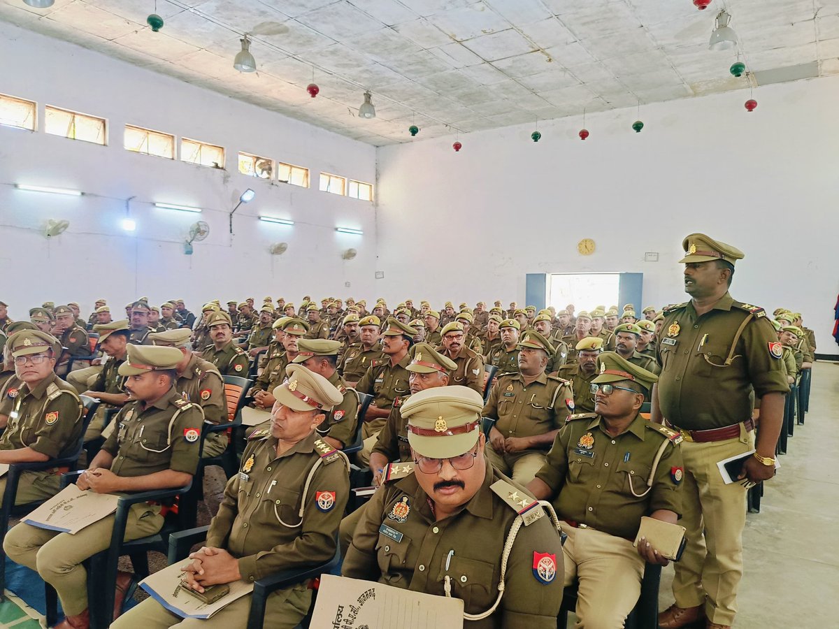 🇨🇮सैनिक सम्मेलन🇨🇮
 दि.24.02.2026 को वाहिनी में #सहायक सेनानायक श्रीमती श्वेता आशुतोष ओझा के अध्यक्षता में सैनिक सम्मेलन का आयोजन किया गया,वाहिनी के सभी दलों एवं जोन में व्यवस्थापित सभी दलों के दलनायक/प्रभारी दलनायक के सुझाव सुने गए तथा समस्याओं का समाधान किया। <a href="/adgpacup/">ADG PAC UP</a>