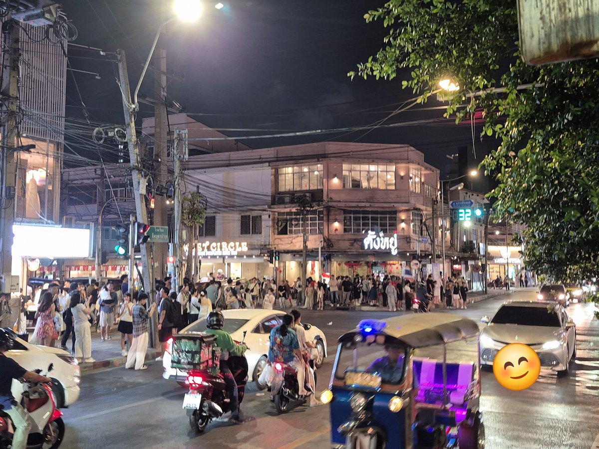 นทท จีน อยู่บรรทัดทองเกินล้านคน