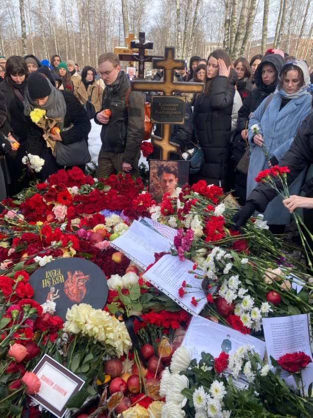 kuprdoerezo's tweet photo. Спасибо, Николай, тебя очень любят. [24.02.2026, Николай Комягин, #shortparis] https://t.co/SpwlQojJdU