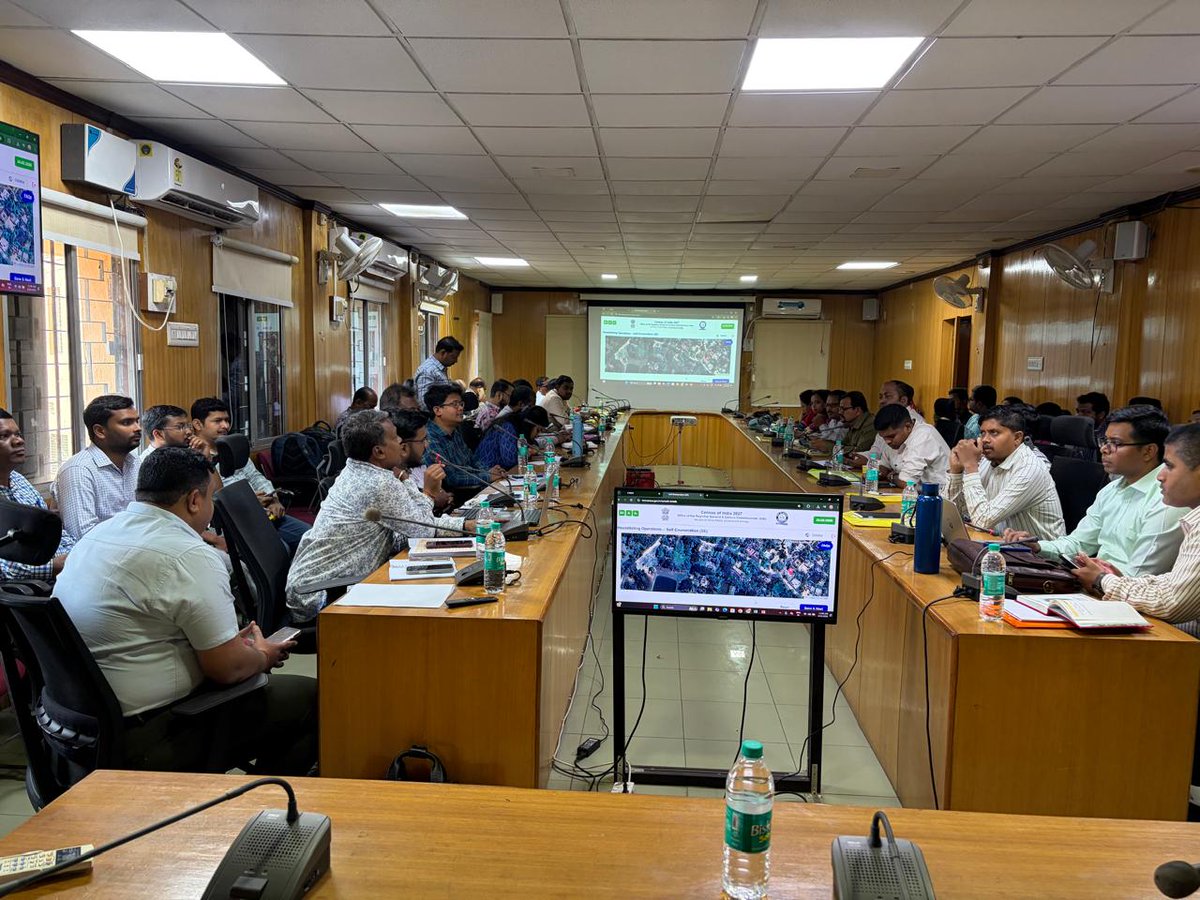 ତହସିଲଦାର, ନିର୍ବାହୀ ଅଧିକାରୀ ଓ ଅନ୍ୟ ଭାରପ୍ରାପ୍ତ ଅଧିକାରୀମାନଙ୍କର ଦୁଇ ଦିନିଆ ଜନଗଣନା ପ୍ରଶିକ୍ଷଣ ଶିବିର ଅନୁଷ୍ଠିତ ହୋଇଯାଇଛି। ପ୍ରଥମଥର ପାଇଁ ଜନଗଣନା ଡିଜିଟାଲ ମାଧ୍ୟମରେ କରାଯିବାକୁ ଥିବାରୁ ବୈଷୟିକ ଜ୍ଞାନକୌଶଳର ବ୍ୟବହାର ଉପରେ ତାଲିମ ପ୍ରଦାନ କରାଯାଇଛି। <a href="/CMO_Odisha/">CMO Odisha</a> <a href="/HMOIndia/">गृहमंत्री कार्यालय, HMO India</a> <a href="/IPR_Odisha/">I & PR Department, Odisha</a>