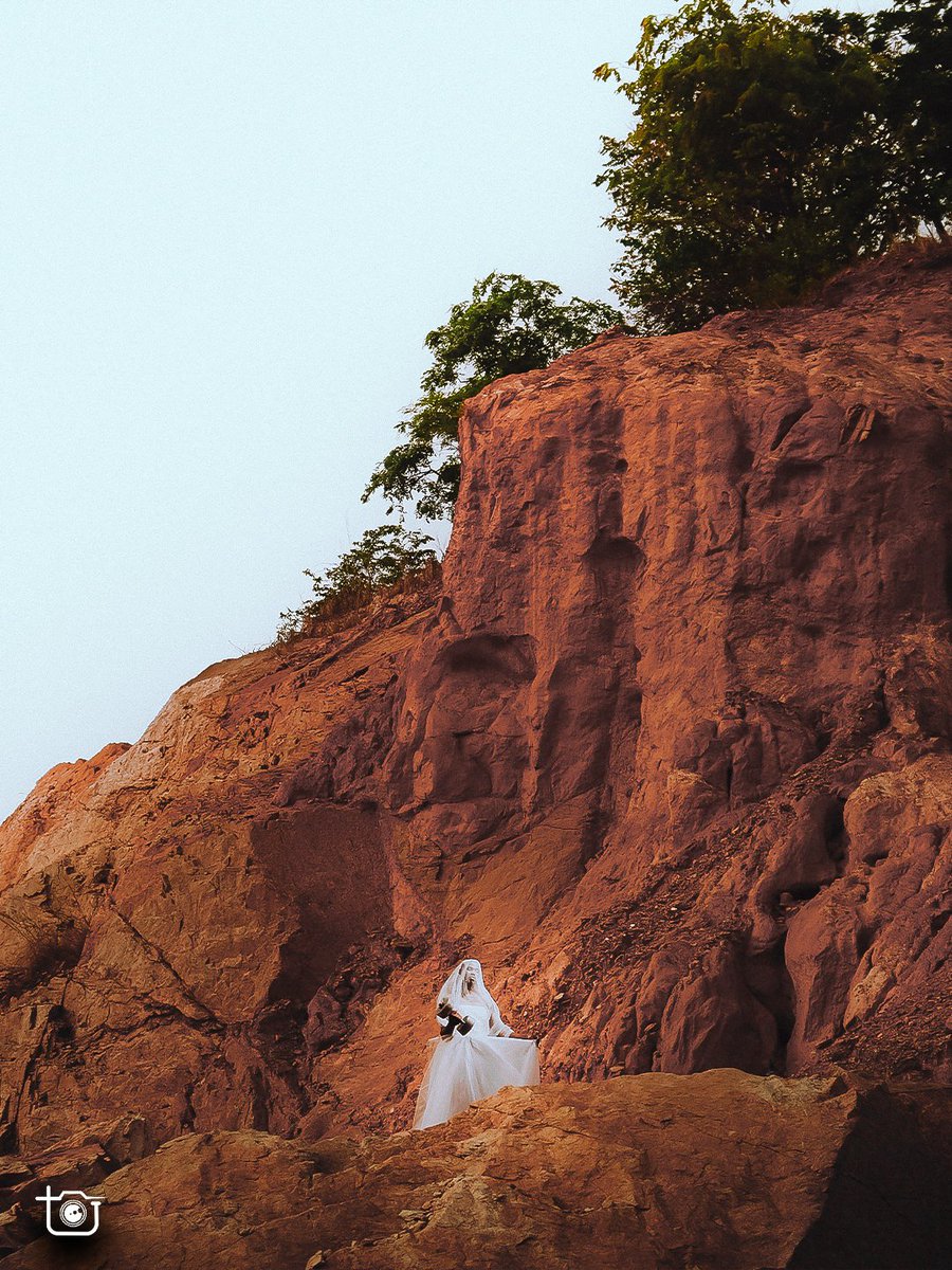 _tee_creatives_'s tweet photo. Titled: Bridal's Strength (Contemporary Art) https://t.co/eFJ6XXoXAk
