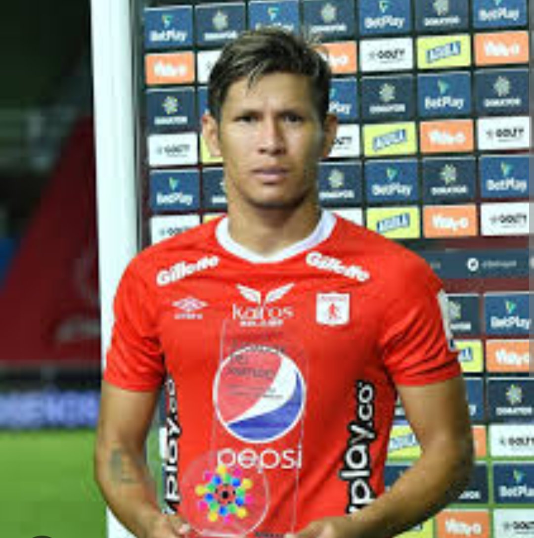 El solo hecho de tenerlos a ellos 2 en consideración para ir al mundial en una prelista es motivo de orgullo, no son muchos los equipos del FPC q tienen algún jugador incluído, sigan trabajando q en el futuro varios nuestros van a tener la oportunidad de vestir la tricolor