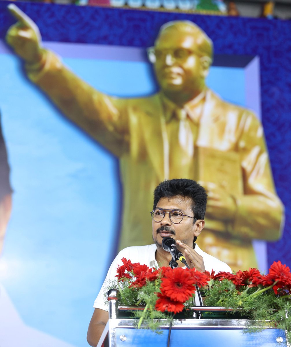 Udhaystalin's tweet photo. சட்டமேதை அண்ணல் அம்பேத்கர் அவர்களின் திருவுருவச் சிலையினை, காஞ்சிபுரம் வடக்கு மாவட்டக் கழகம் சார்பில் ஆதம்பாக்கத்தில் இன்று திறந்து வைத்தோம். 

அண்ணல் வகுத்துத் தந்த அரசியலமைப்புச் சட்டத்தைச் சிதைக்க முயலும், பாசிச சக்திகளின் சூழ்ச்சிகளை மாண்புமிகு முதலமைச்சர் @mkstalin அவர்களின் தலைமையில் ஒன்றிணைந்து வீழ்த்துவோம் என உரையாற்றினோம்.

எதிர்வரும் சட்டமன்றத் தேர்தலில் பாசிஸ்ட்டுகள் - அடிமைகளை மீண்டும் விரட்டிட, அண்ணல் அம்பேத்கரின் திருவுருவச்சிலைக்கு முன்பாக உறுதியேற்றோம்!

புரட்சியாளர் அம்பேத்கர் புகழ் ஓங்கட்டும்!

@thamoanbarasan @RSBharathiDMK @KarunanithiMla #VaralakshmiMLA