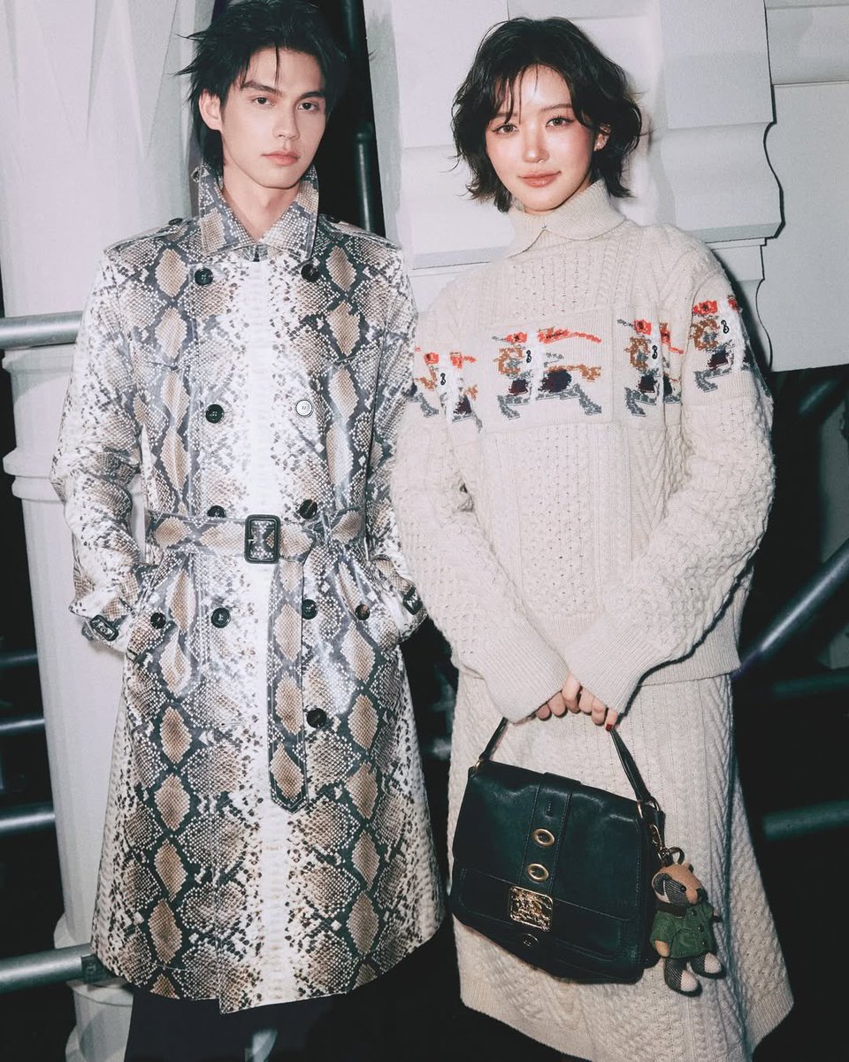 fonzae2's tweet photo. Cool and Smart
BRIGHT LFW 2026 
#BurberryxBright
#BurberryAW26
#BurberryAW26xBRIGHT
#Burberry #bbrightvc https://t.co/YiwSKHW9DM