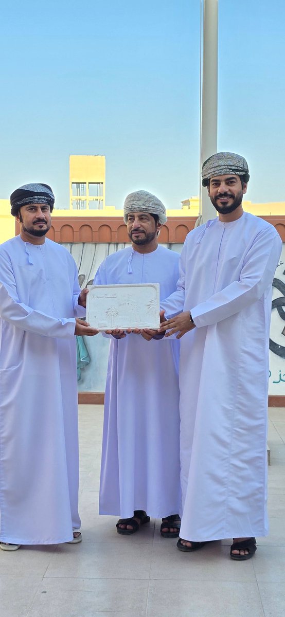 EduGovNBT2203's tweet photo. بمناسبة يوم المعلم العماني تم صباح اليوم تكريم معلمي التربية الخاصة بالمدرسة بمبادرة من الأستاذ سالم بن محمد السعيدي.
كما تم تقديم هدايا تذكارية للفاضل مدير المدرسة والمدير المساعد من قبل الأستاذ عبدالعزيز المعمري.
#تعلم_مستدام 
#فعاليات_تعليمية_شمال_الباطنة https://t.co/6a98TLfqRm