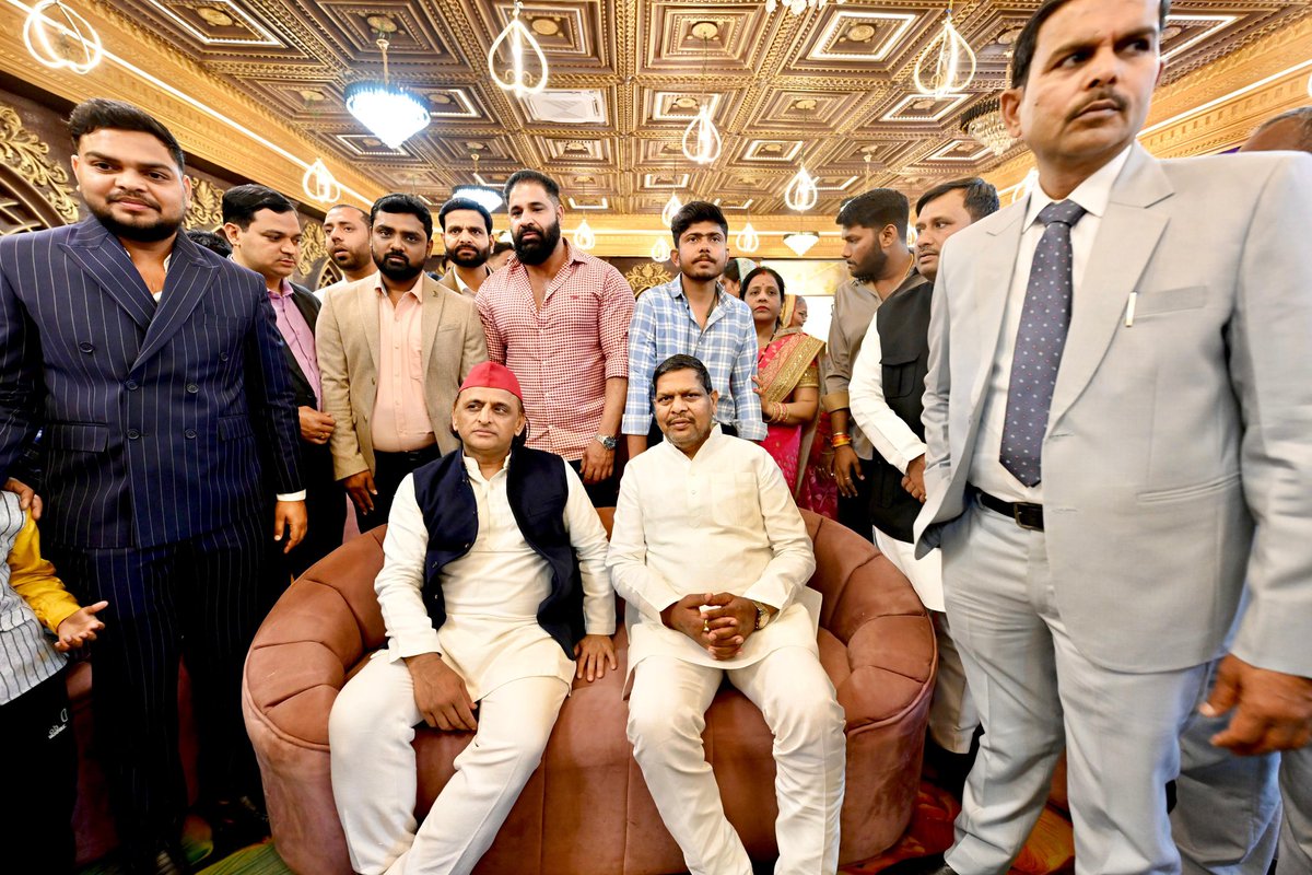 yadavakhilesh's tweet photo. @ लखनऊ https://t.co/fQAAIpxXcx