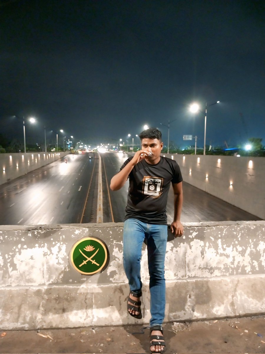 ৩০০ ফিটের ১০ টাকার চা: একটি স্বাদযুক্ত অভিজ্ঞতা