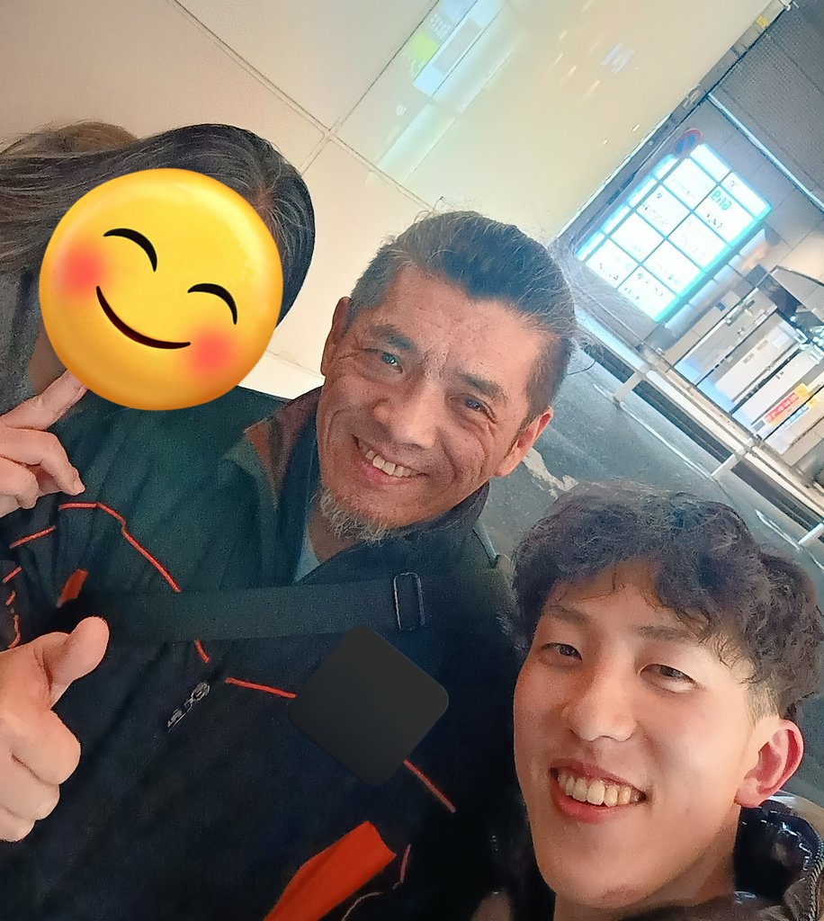 shumach37's tweet photo. 先日は #OVTI 様(@MkpLiao)にご挨拶に伺いました😉
昨シーズンは数度の転倒がありましたが、しっかりと身体を守っていただき本当に感謝しています。
美味しいご飯をいただきながら、さまざまなお話もでき、とても有意義な時間となりました🙌
お忙しい中ありがとうございました！ https://t.co/FMFeEVWpgI