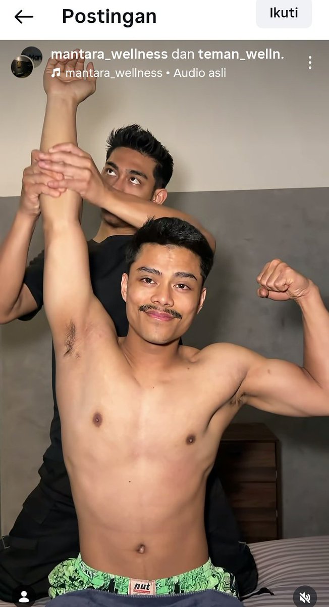 Hot tukang pijetnya. Km pernah pijet disini?