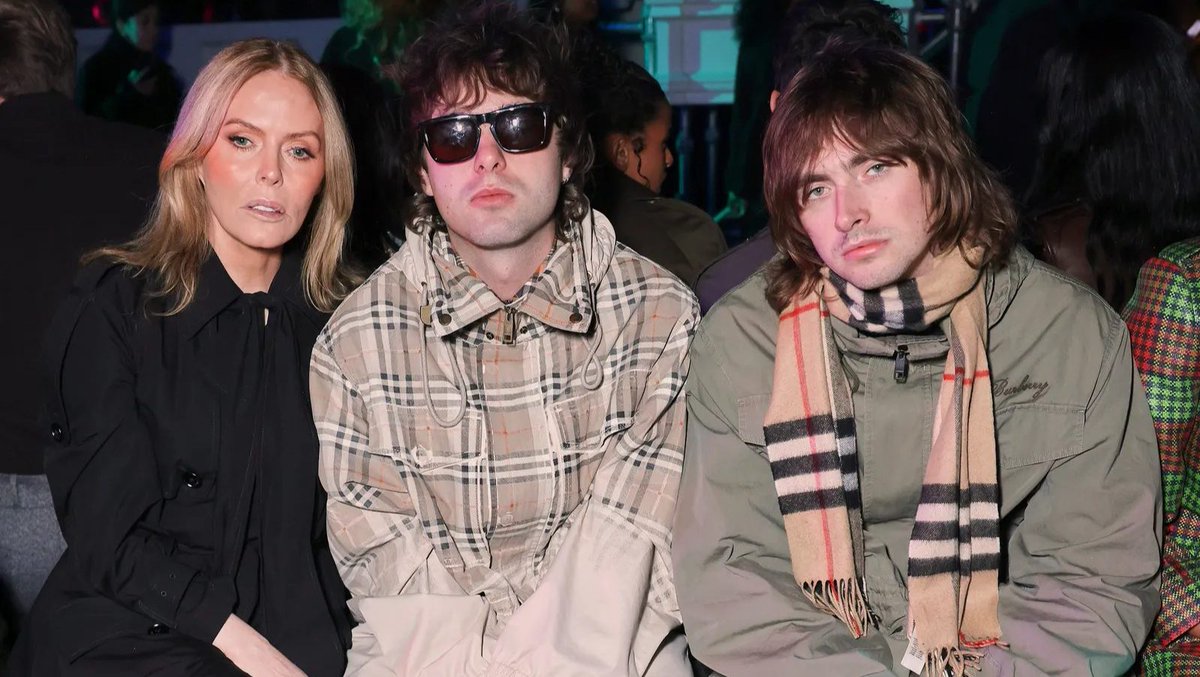 Tatlermagazine's tweet image. ‘We all feel the same buzz of the city’: Burberry's Daniel Lee delivers an ode to London as British dynasties reign supreme at the close of #LondonFashionWeek
tatlermagazine.visitlink.me/8t_aKU