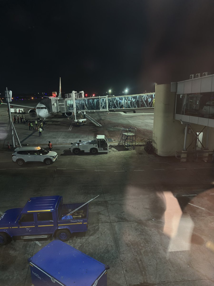 Devansh47538178's tweet photo. @AirIndiaX IX 1063 24 Feb 2026
Boarding Time : 9:50 PM
Actual Boarding started at 9:56 PM
Boarding gate at airport closed at 10:12 PM 
Boarding Condition right now : entire Jetway in queue (latest 10:17 PM) https://t.co/xVVCNmEGdL