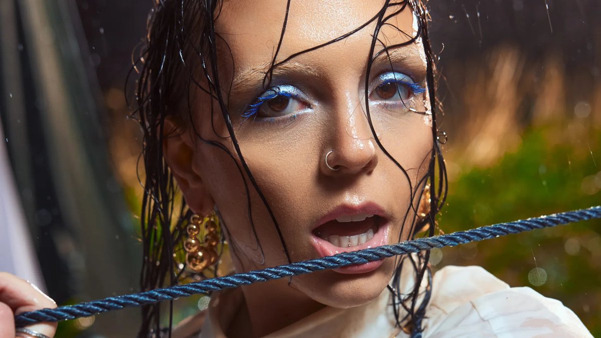 Staged Haze tweet media