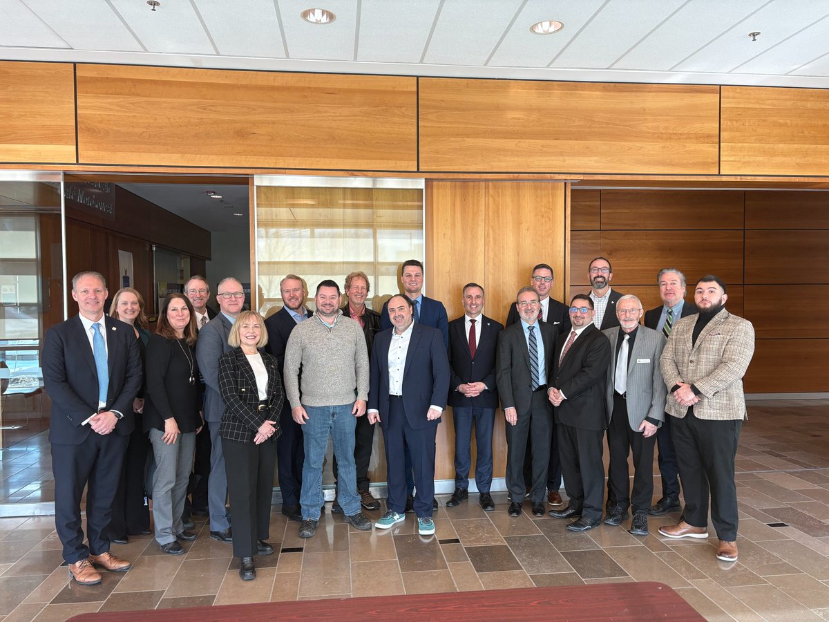 MeatPoultryON's tweet photo. MPO recently attended a roundtable hosted by @GuelphChamber with @TrevorJonesCKL, @nolanmquinn and @mikeharrisjrpc, alongside @AgricultureON, @ONtrainandstudy and @ONresources, to discuss labour challenges and strengthening alignment between industry and post-secondary education. https://t.co/Bqgx1KsJqW