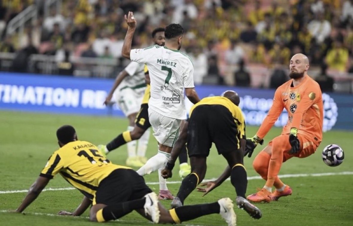 Emad Castle tweet media