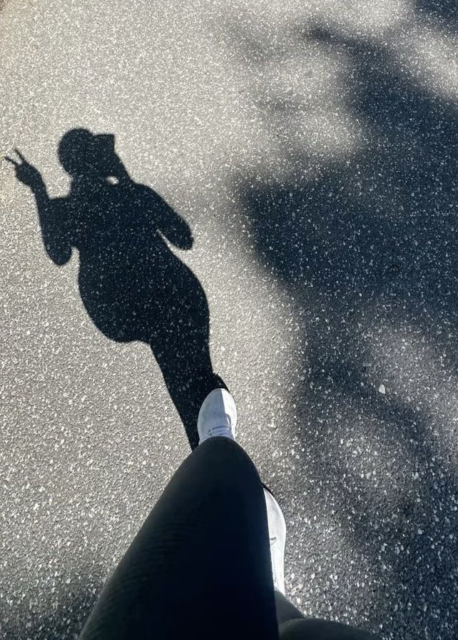 Movement doesn’t have to be intense to be effective.

Walking.
Stretching.
Showing up consistently.

That’s enough. 🤍