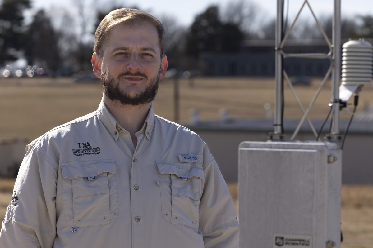 ArkAgResearch's tweet photo. Elvis Elli, assistant professor of crop physiology in the Crop, Soil & Environmental Sciences Department, is leading an effort to install 20 new weather stations at @AginArk locations and Arkansas Discovery Farms across Arkansas. Read more: https://t.co/McHMMrHr8I @bumperscollege @AR_Extension #arwx