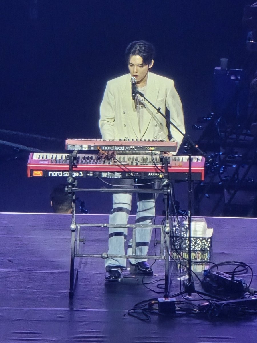 Disshu_Marie's tweet photo. They say, you meet Day6 at the right time in your life. I know it really is--- and I hope that I can share it someday.

Missin'  you guys so much! Happy 10th Anniversary, Day6!

#DAY6inManila
#The_DECADE 
#DAY6_10th_Anniversary https://t.co/AI5La1wca3