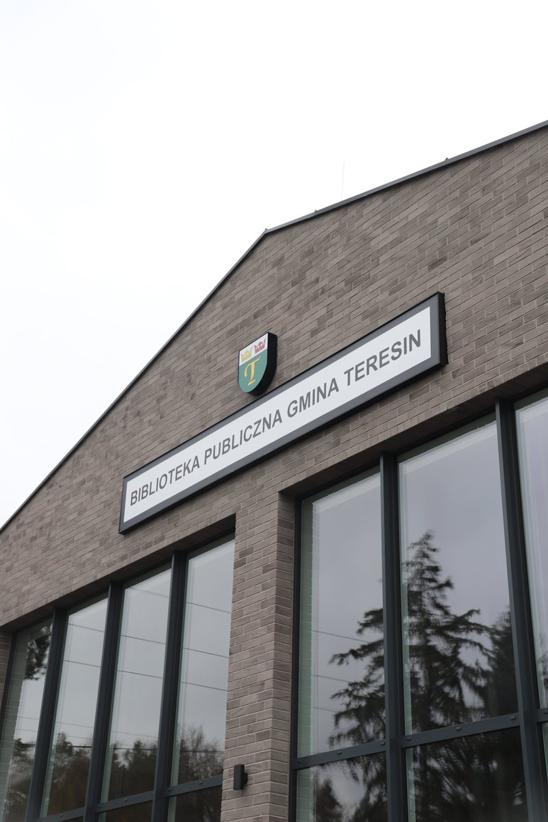 PortPolska_info's tweet image. ➡️✨  Nowa Gminna Biblioteka Publiczna otwarta w gminie #Teresin dzięki współpracy z #PortPolska.

📚 To nie tylko #biblioteka, ale też centrum edukacji, kultury i spotkań. 

📚 To tutaj będą odbywać się warsztaty dla dzieci i młodzieży oraz wydarzenia integrujące lokalną