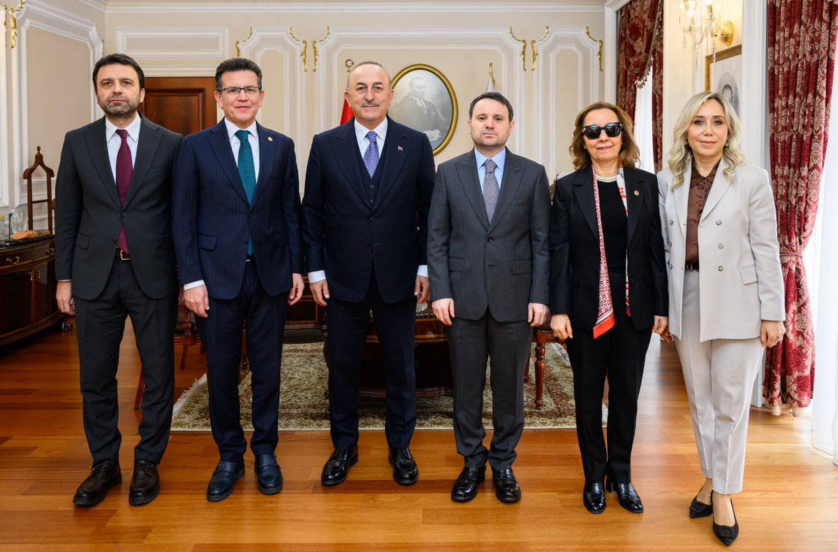 Önceki dönem Dışişleri Bakanımız, TBMM NATOPA Türk Delegasyonu Başkanı Sayın Mevlüt Çavuşoğlu ve Antalya Milletvekillerimizi Bakanlığımızda ağırladık.

Nazik ziyaretleri ve “hayırlı olsun” dilekleri için kendilerine teşekkür ediyorum.

<a href="/MevlutCavusoglu/">Mevlüt Çavuşoğlu</a>
<a href="/atayuslu/">Atay USLU 🇹🇷</a>
<a href="/avmustafakose/">Av. Mustafa KÖSE 🇹🇷</a>