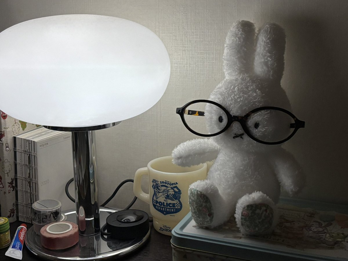 새로운 책상메이트
