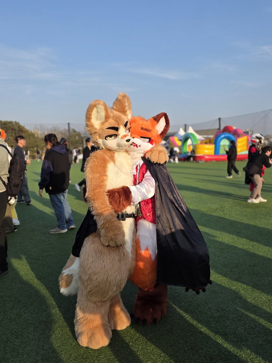🐺💉🦊
<a href="/oscar_fursuit/">Oscar🔜FurryJoa</a>
<a href="/LEEMARU_fursuit/">이 마루(MARU)</a>
#퍼리조아 #FurryJoA