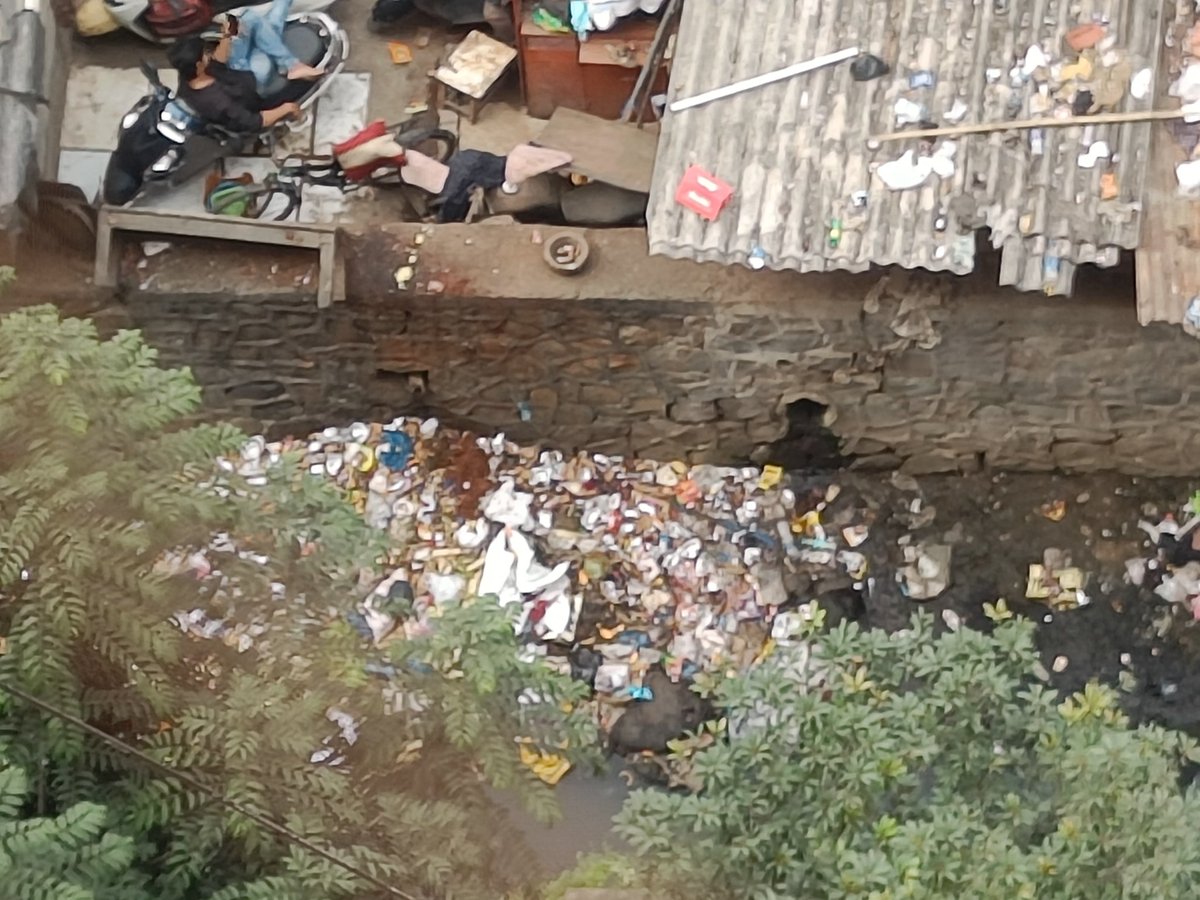 dsoni0087's tweet photo. @mybmcWardRC @vickyshah871 Thanks for prompt action. One time figmentation in our society campus will not resolve issue. Problem is due to nearby area which must be cleaned and back side big naala must be cleaned and covered. Pl look into it https://t.co/az41yfjIN0