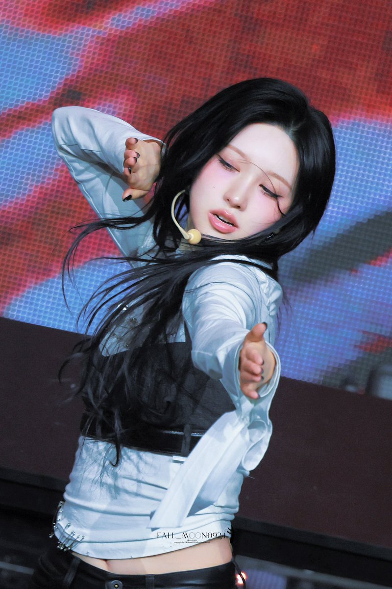 fallmoon tweet media