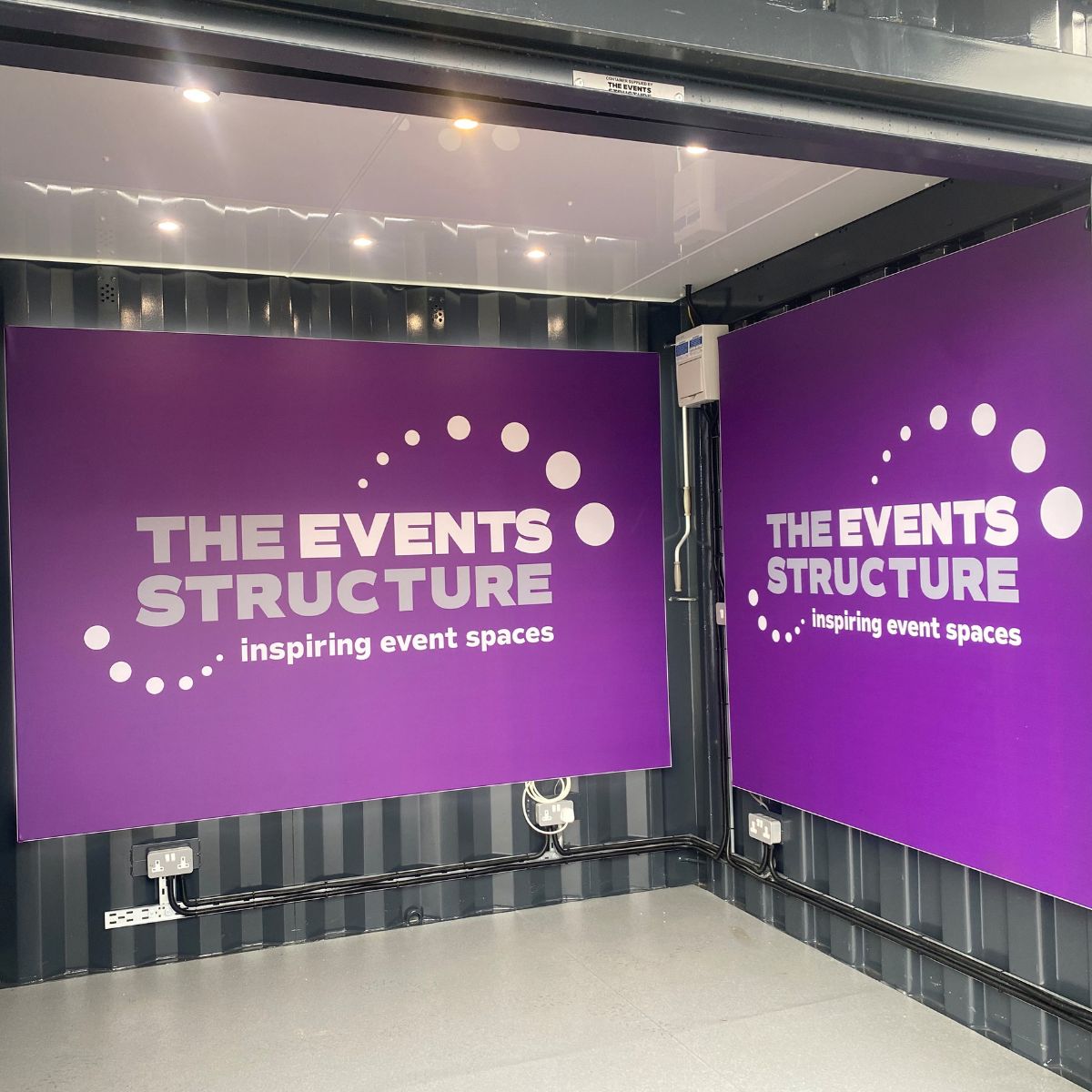 eventsstructure's tweet image. Creative campaigns should be easy to deliver.
Boutique 10ft experiential container — designed for agencies needing premium brand presence with lower transport and installation complexity.
Campaign-ready. Logistics-friendly.
#ExperientialMarketing #AgencyLife