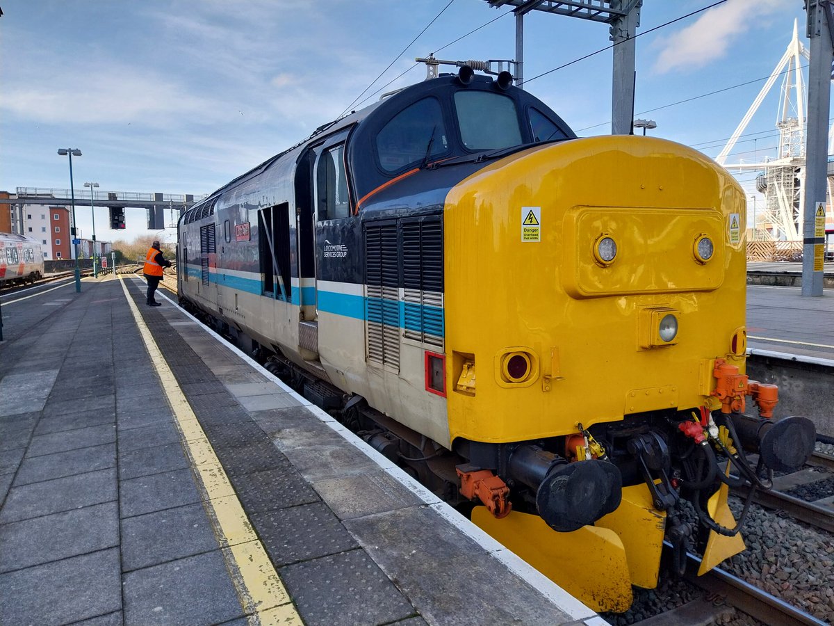 NotYOLOSmh 🏳️🌈 tweet media