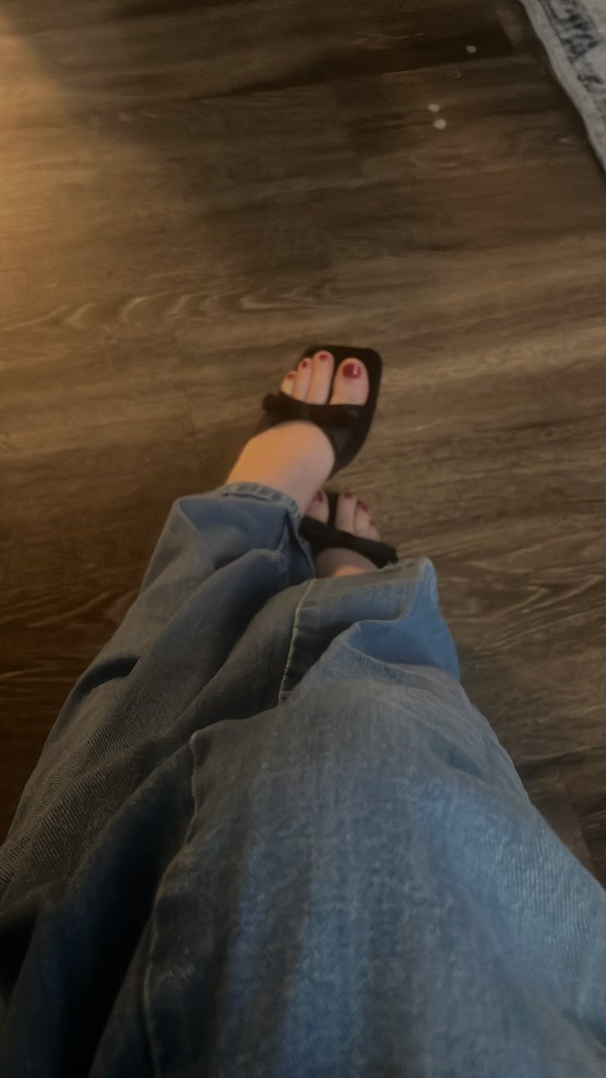 goddesstrinti's tweet photo. Cute heels my subby sent me💗he couldn’t help but spoil me.. 
your next👸👸
#findom #feetworship #inbio https://t.co/Ryg9SAKERd
